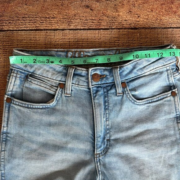 Vintage Wrangler Light Wash Denim Bell Bottom Jeans Womens Flared High Waist 27 - Picture 4 of 12